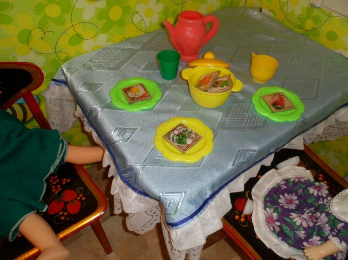 Зирянова (Кайгородова) Анжела Сергіївна   Майстер-клас «Бутерброди» з паперу   Хочеться поділитися своєю ідеєю приготування їжі для лялькового будиночка в групі дитячого саду